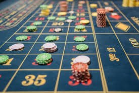 mantra303 live casino dealer sungguhan streaming HD baccarat roulette blackjack